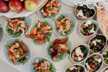 Komu catering dietetyczny w Częstochowie ułatwi powrót do regularnych posiłków po urlopie?