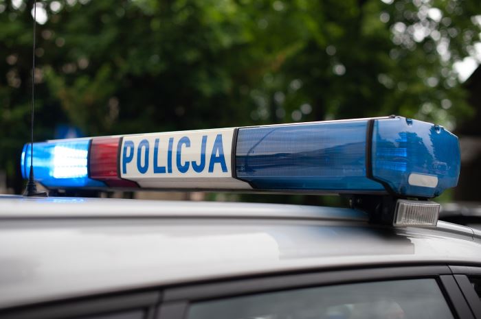 Policja Mysłowice: Policjanci ewakuowali mieszkańców płonącego budynku