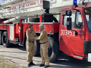 Legendarny podnośnik „BRONTO” na podwoziu Mercedes 3535 trafił do muzealnych zbiorów