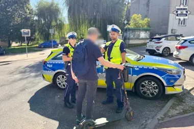 Kontrole hulajnóg i motocykli w Mysłowicach. Policjanci sprawdzali uprawnienia