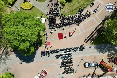 Sztandar dla strażaków w Mysłowicach - policjanci dołączyli do uroczystości